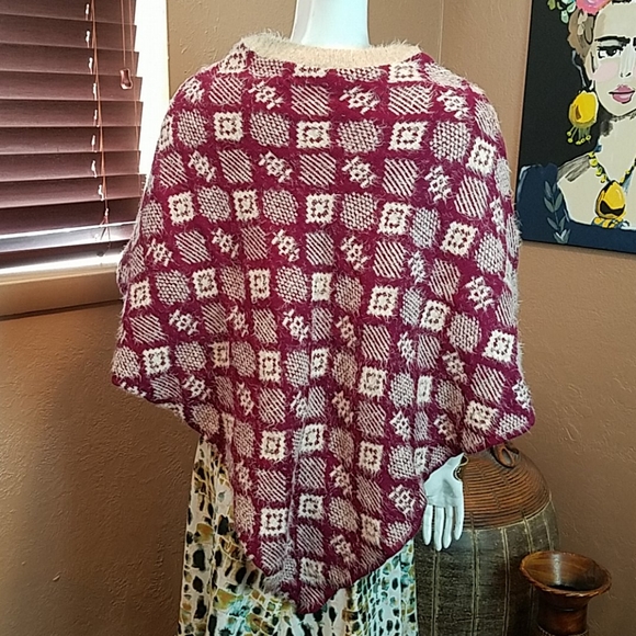 Handmade Mexican style poncho - Picture 5 of 6
